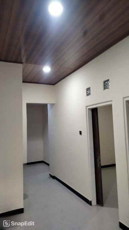 dijual rumah wiguna