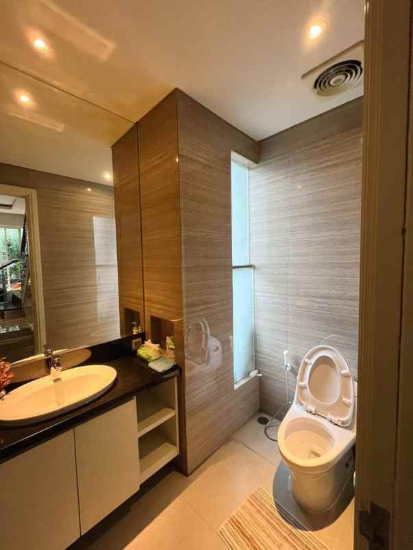 dijual rumah wisata bukit mas