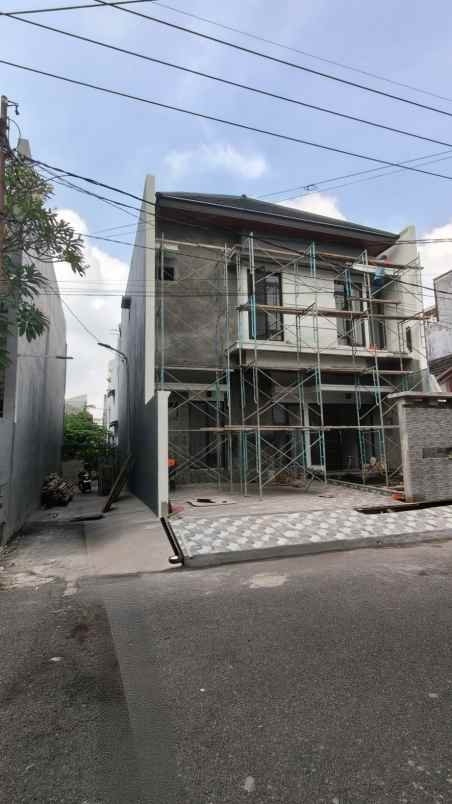 dijual rumah wisma permai