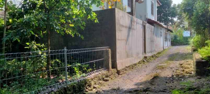 dijual tanah gg jawadi jl sunan