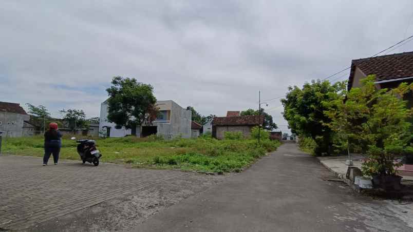 dijual tanah sanggrahan kec prambanan