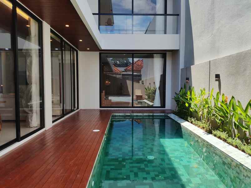 dijual villa baru modern lantai 2 pererenan