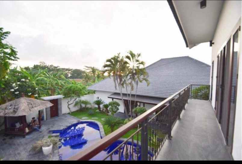 dijual villa canggu bali