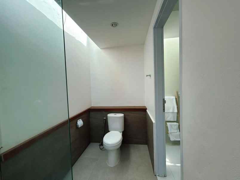 dijual villa dewi saraswati