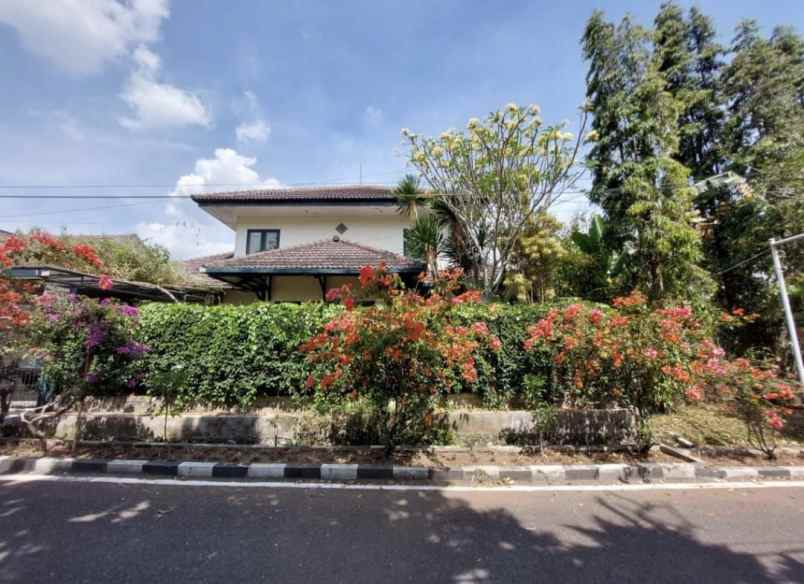 dijual villa di tlogomas malang dekat ub umm