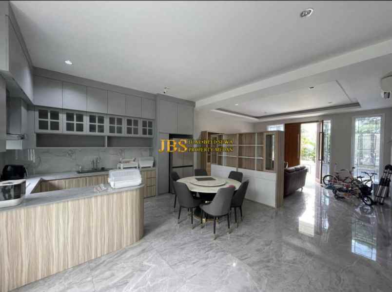 dijual villa komplek citraland gama