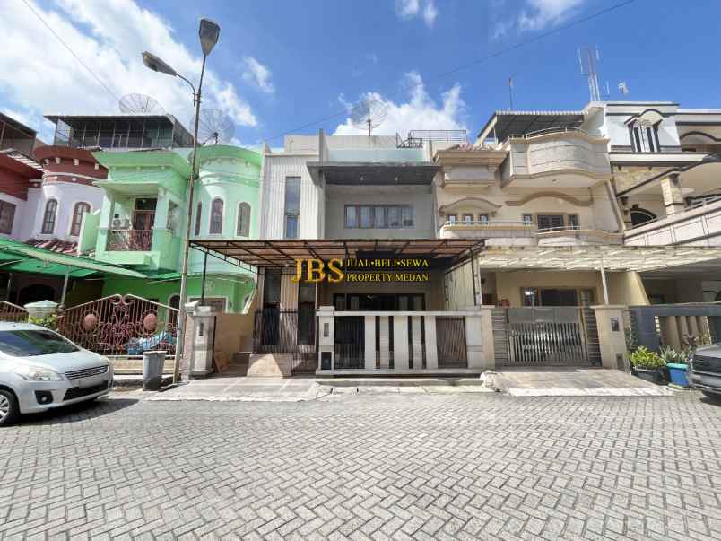 dijual villa komplek hock lie mas jalan