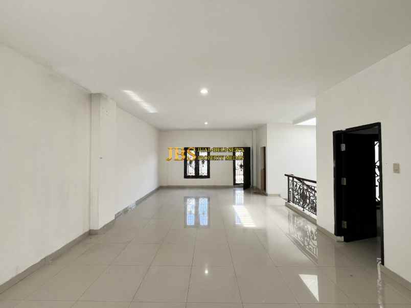 dijual villa komplek hock lie mas jalan