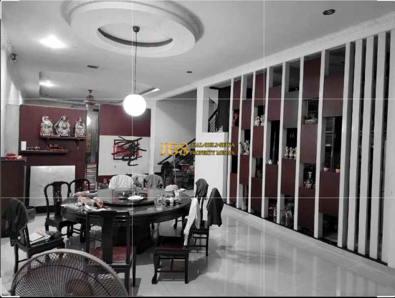 dijual villa komplek river valley jalan