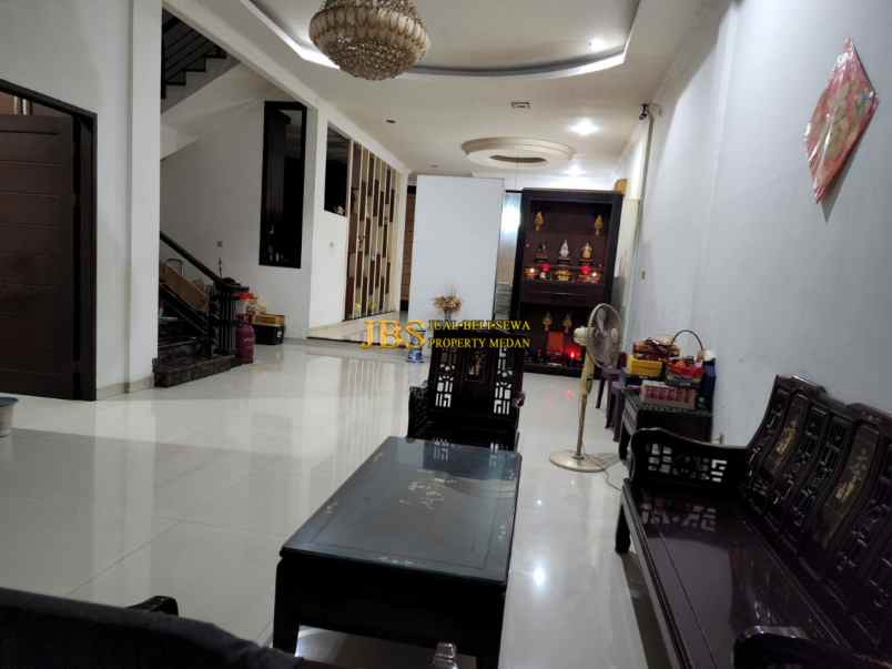 dijual villa komplek river valley jalan