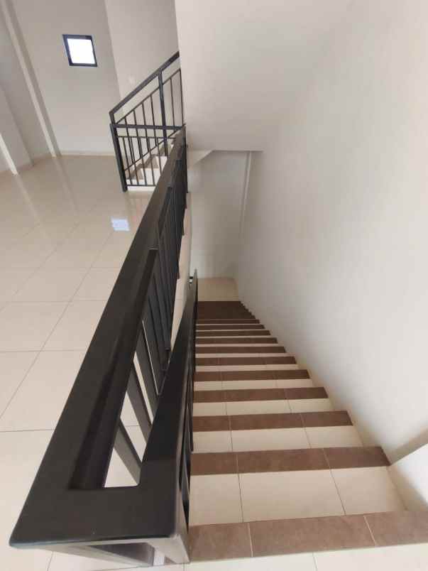 disewakan ruko gudang kantor summarecon bekasi