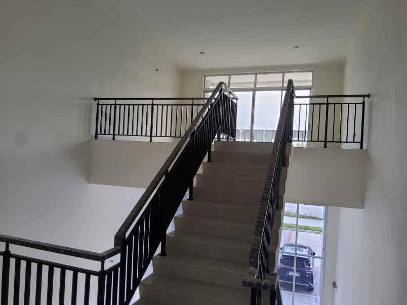 disewakan ruko marina bay pik 2