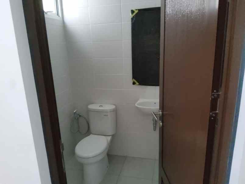 disewakan ruko marina bay pik 2