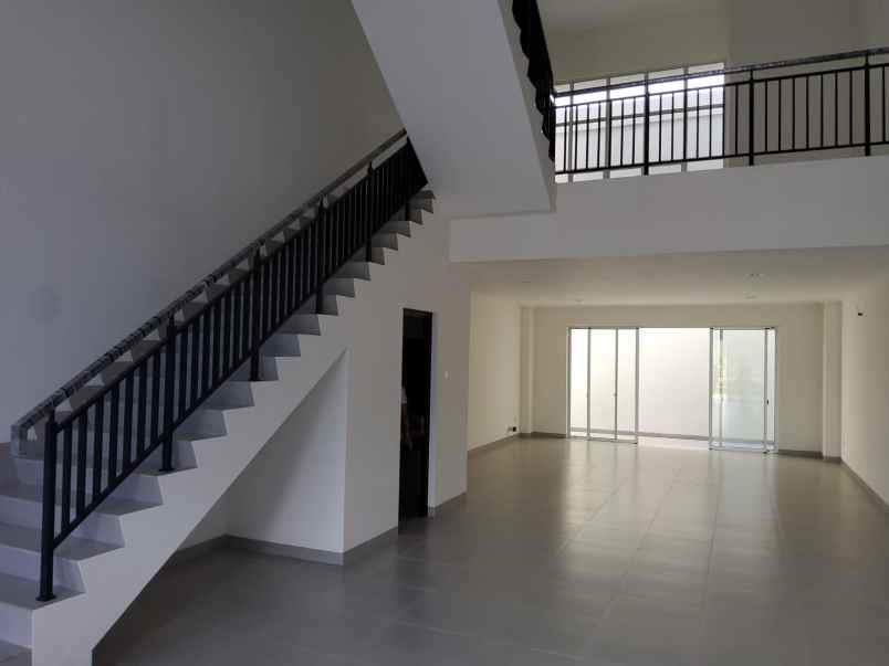 disewakan ruko marina bay pik 2
