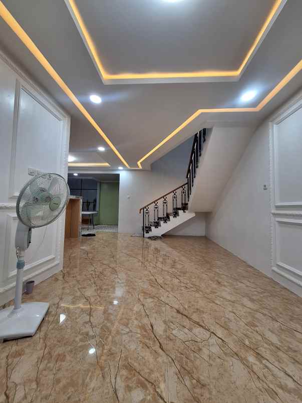 disewakan rumah baru renovasi dalam komplek siap huni