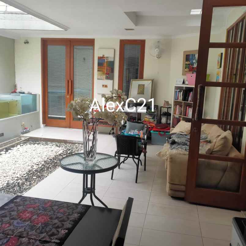 disewakan rumah fully furnished di senopati rawa barat