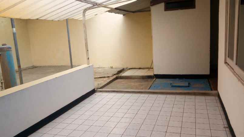 disewakan rumah jl golf raya arcamanik