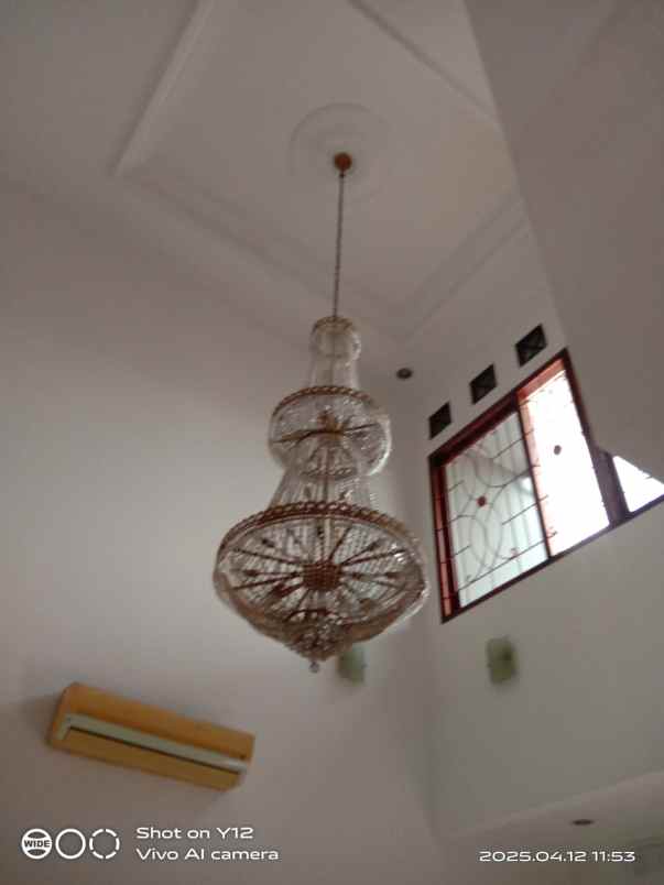 disewakan rumah kayu putih