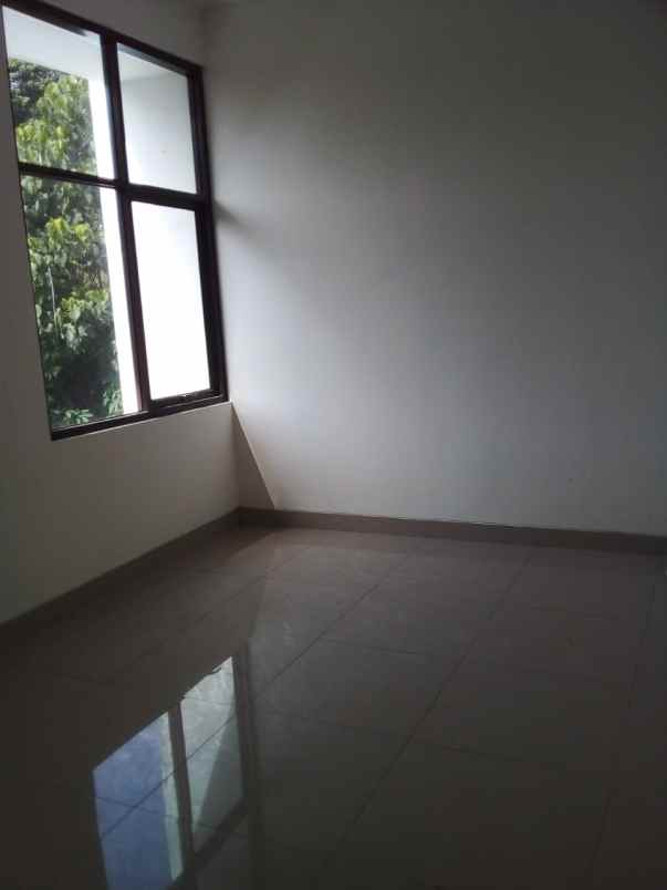 disewakan rumah komplek sariwangi