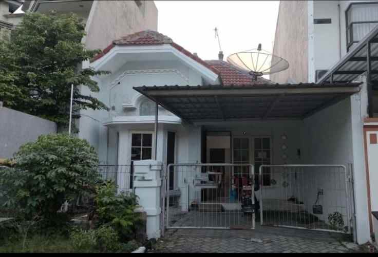 disewakan rumah pantai mentari