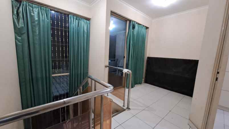 disewakan rumah taman modern