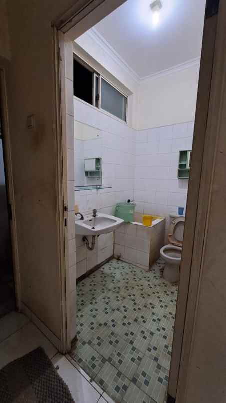 disewakan rumah taman modern