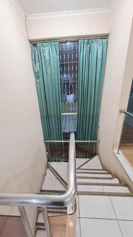 disewakan rumah taman modern