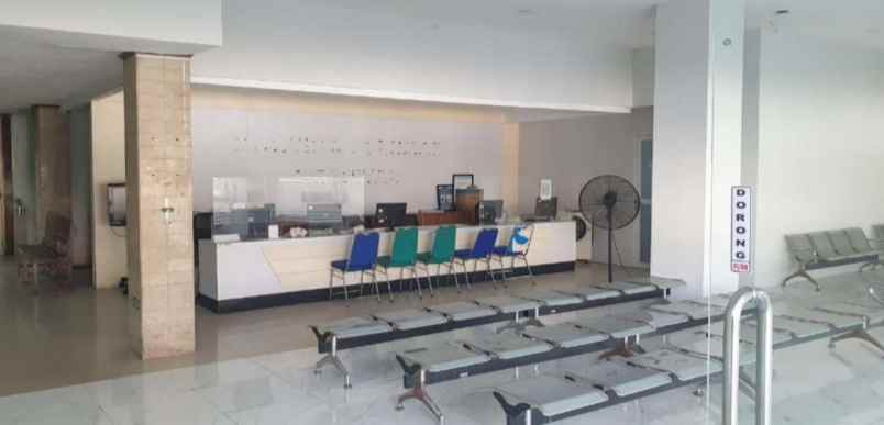 ex rumah sakit 3 lantai type c di jakarta timur