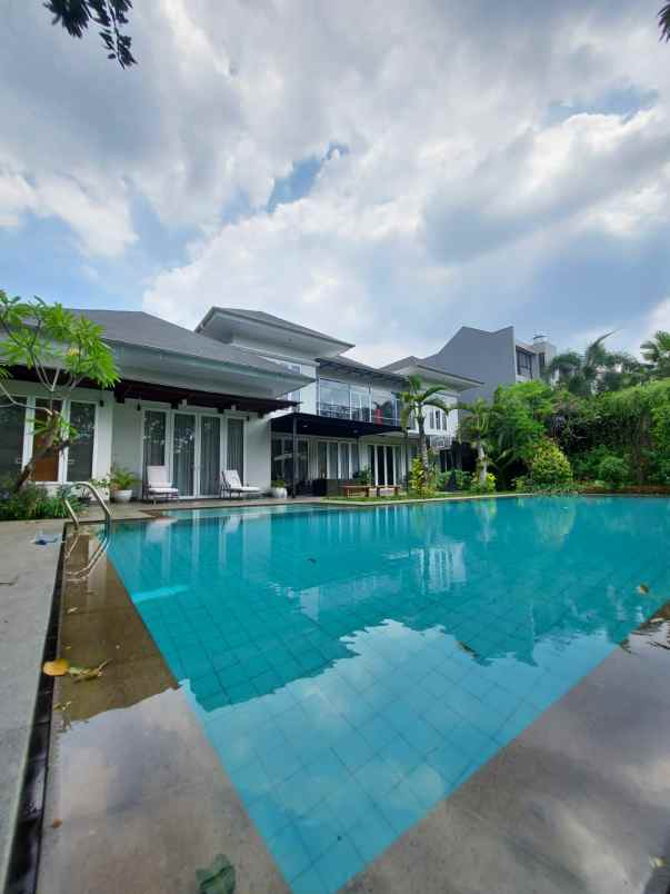 for sale luxurious resort house at ampera