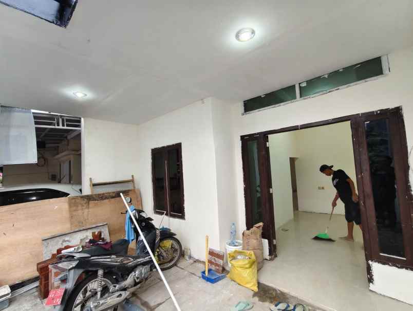 gunung anyar rungkut row 2 mobil surabaya