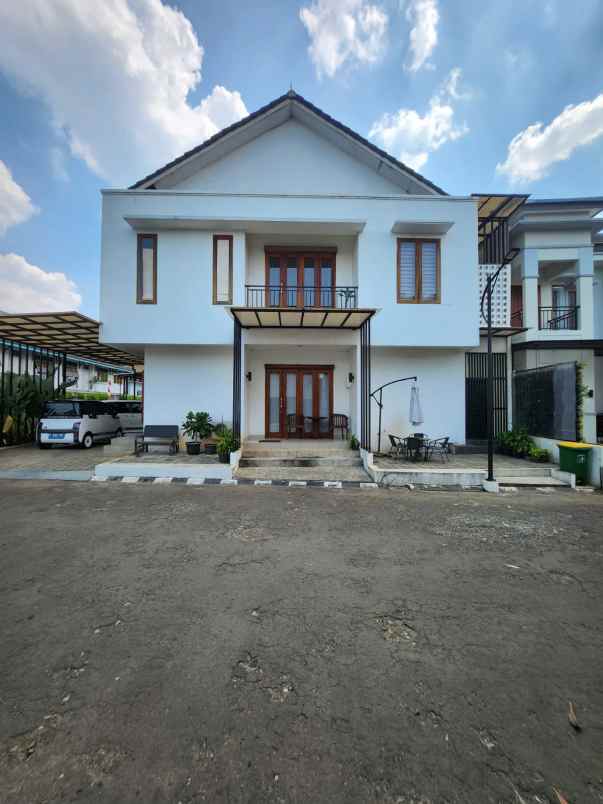 hunian tenang di veteran bintaro lt 215 shm pribadi