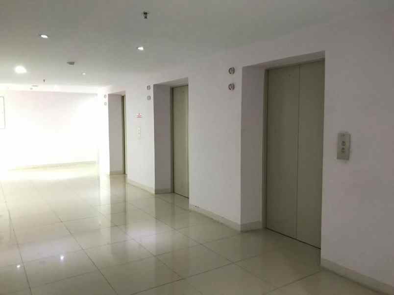 jual apartemen 2 kamar kosongan di green pramuka city