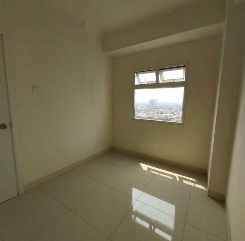 jual apartemen 2 kamar kosongan di green pramuka city