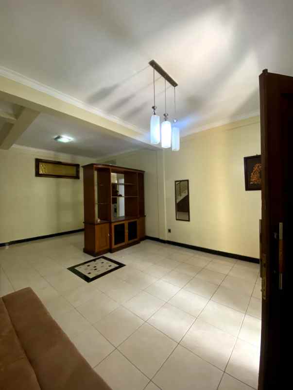 jual rumah bagus di banyumanik