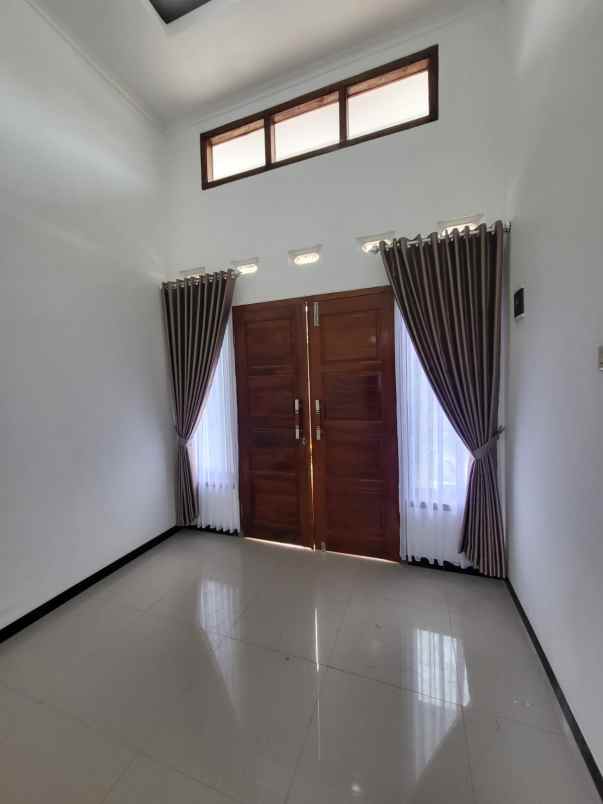 jual rumah baru full furnished ungaran semarang