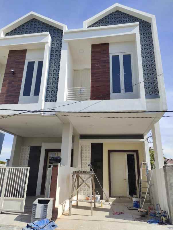 jual rumah baru gres 2 lantai daerah gunung anyar