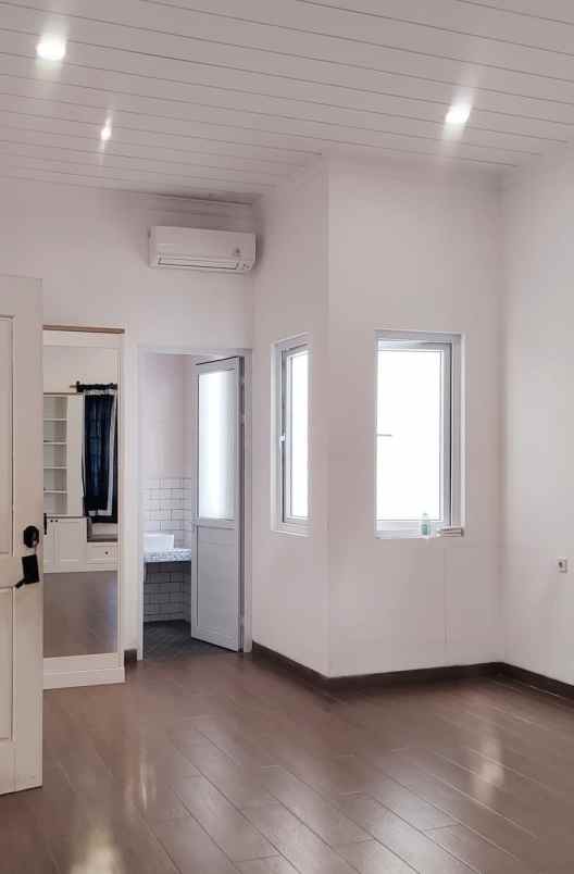 jual rumah hook rapi taman semanan indah jak bar