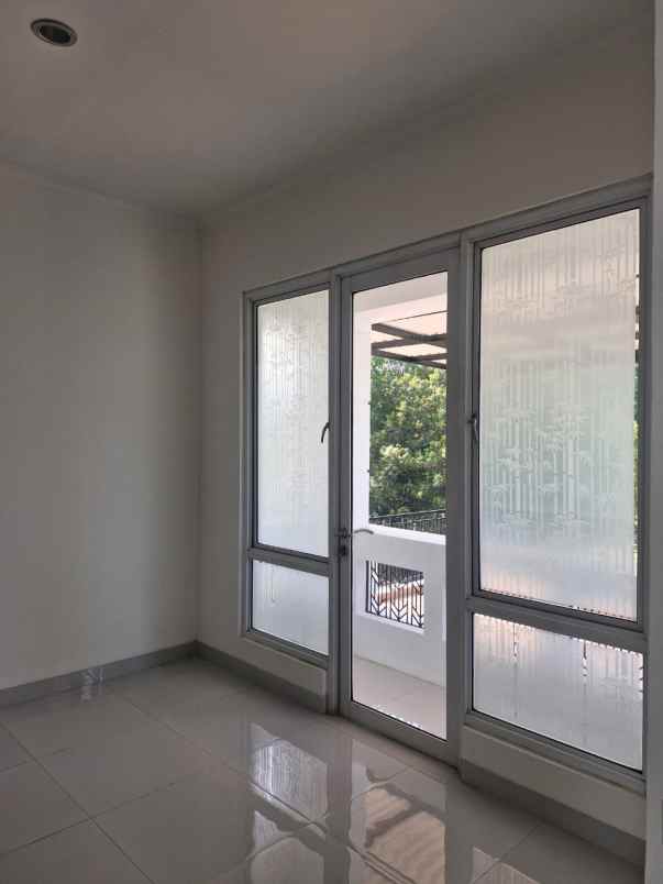 jual rumah kota wisata