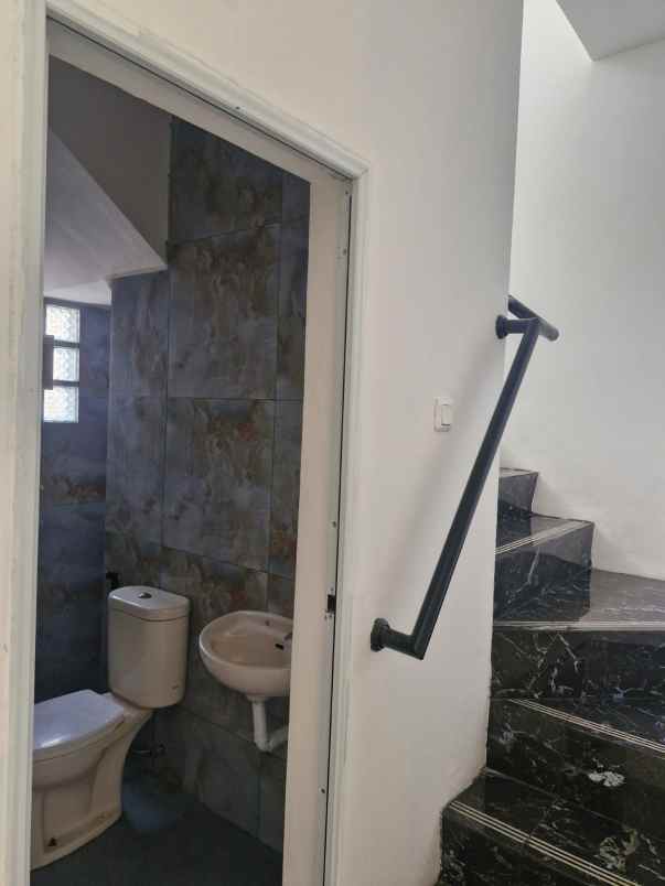 jual rumah kota wisata