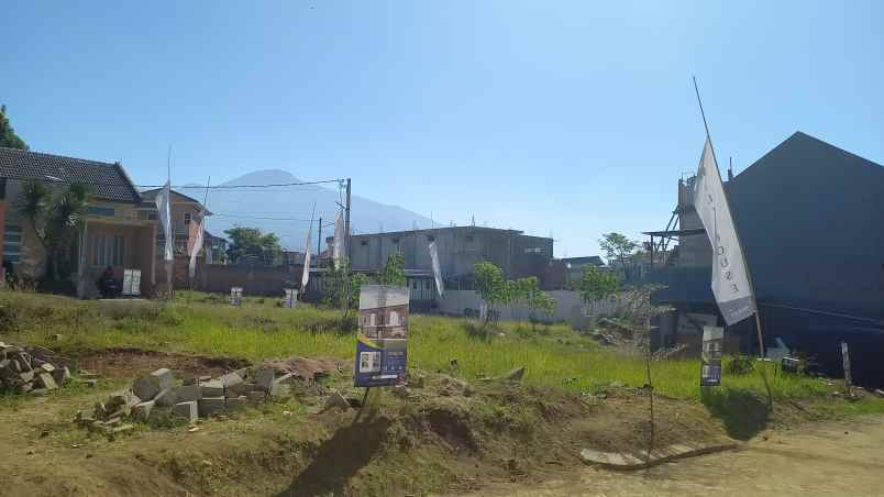 jual rumah villa modern minimalis dekat alun alun kota