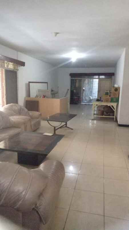 ngagel jaya utara strategis