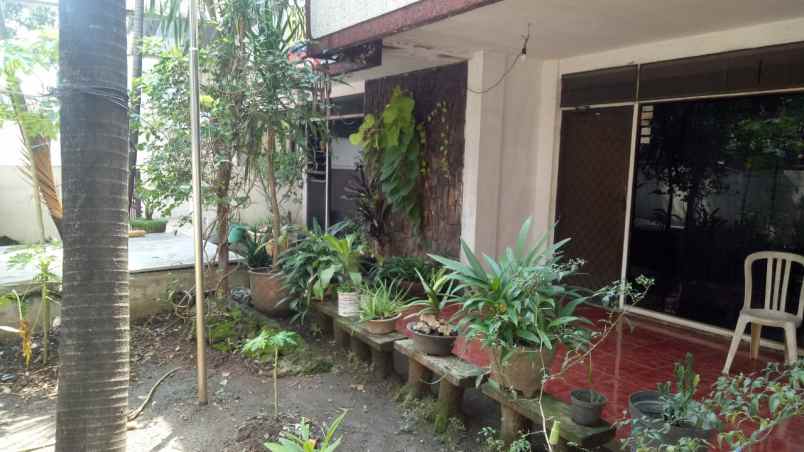 ngagel jaya utara strategis