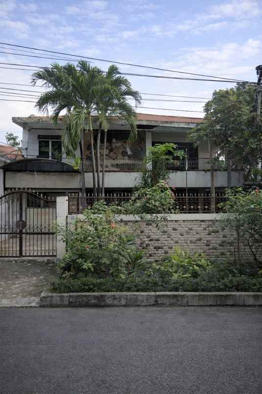 ngagel jaya utara strategis