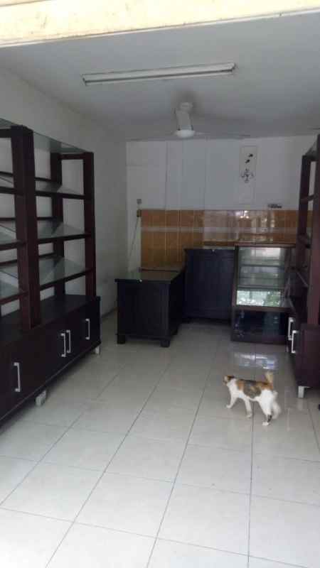 ngagel jaya utara strategis