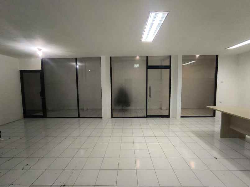 ruang kantor disewakan di menteng dalam