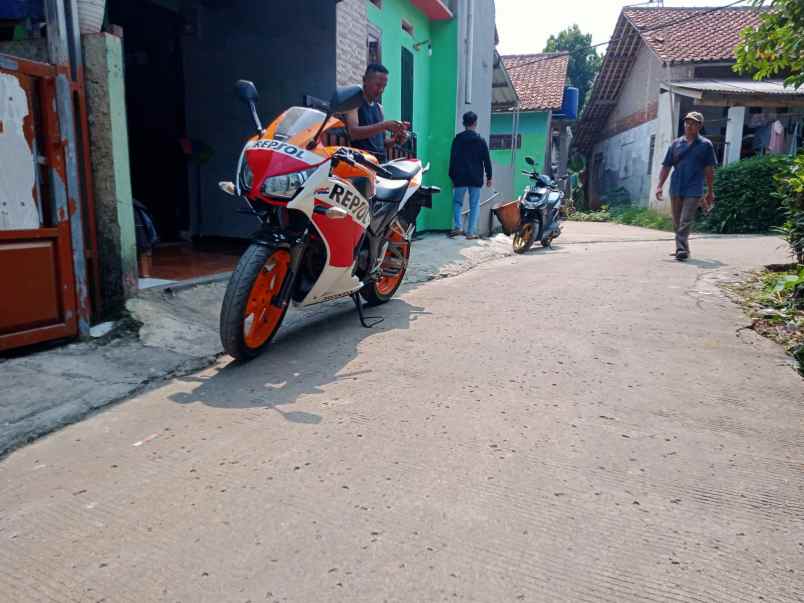 rukam terawat dijual butuh siap huni pinggir jalan