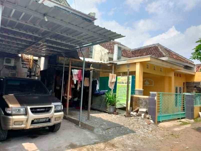 ruko jl utama kaliurang km 8 5 yogyakarta