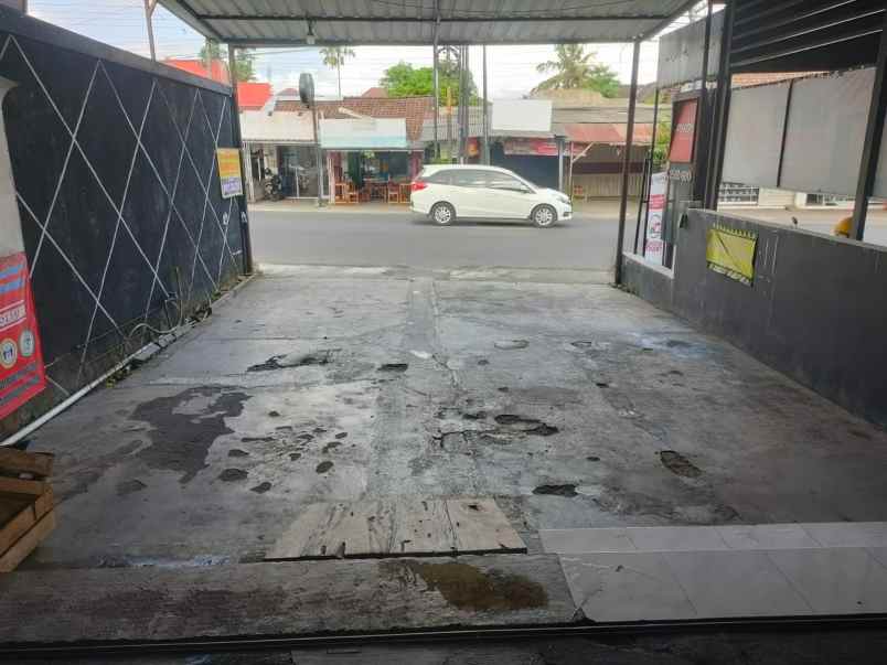 ruko jl utama kaliurang km 8 5 yogyakarta