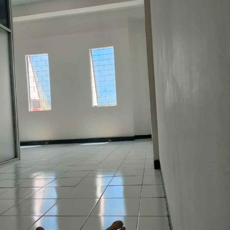 ruko klampis dekat araya manyar rungkut merr dnd