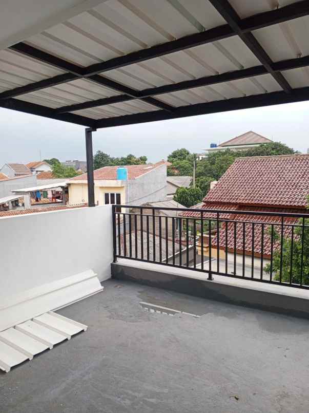 rumah 2 lantai ada carport termurah di jagakarsa